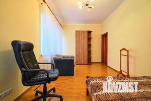 Дом 357м&sup2;, 3-этажный, участок 4 сот.  