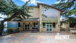 Дом 1391м&sup2;, 4-этажный, участок 39 сот.  