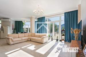 Дом 295м², 3-этажный, участок 9 сот.  