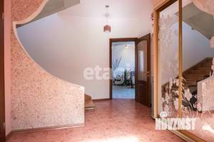 Дом 256м², 3-этажный, участок 7 сот.  