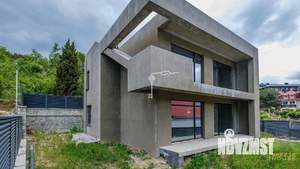 Дом 282м&sup2;, 2-этажный, участок 4 сот.  