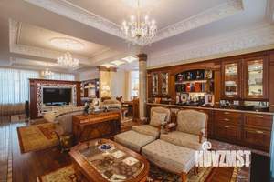 Дом 330м², 2-этажный, участок 10 сот.  