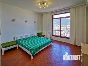 Дом 450м², 3-этажный, участок 10 сот.  