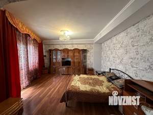 Дом 270м², 3-этажный, участок 3 сот.  