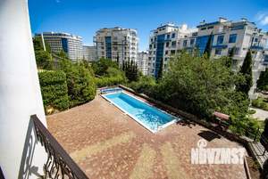 Дом 356м&sup2;, 3-этажный, участок 10 сот.  