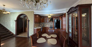 Дом 185м&sup2;, 2-этажный, участок 5 сот.  