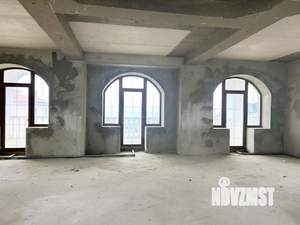 Дом 400м&sup2;, 3-этажный, участок 10 сот.  