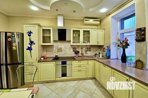Дом 185м², 2-этажный, участок 6 сот.  