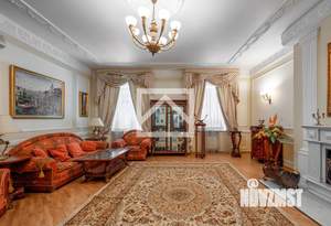 Дом 528м², 3-этажный, участок 17 сот.  