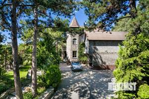 Дом 580м², 3-этажный, участок 22 сот.  