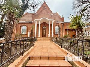 Дом 385м&sup2;, 3-этажный, участок 14 сот.  