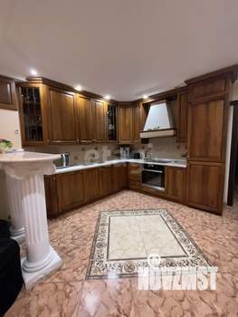 Дом 251м², 3-этажный, участок 4 сот.  