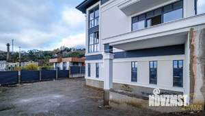 Дом 240м&sup2;, 3-этажный, участок 6 сот.  