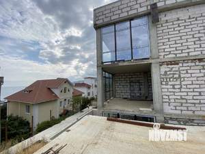 Дом 231м&sup2;, 3-этажный, участок 4 сот.  