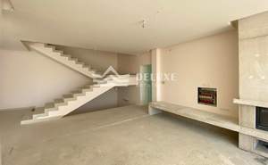 Дом 475м&sup2;, 3-этажный, участок 4 сот.  