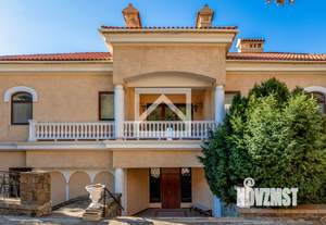 Дом 528м&sup2;, 3-этажный, участок 17 сот.  