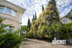 Дом 528м², 2-этажный, участок 15 сот.  