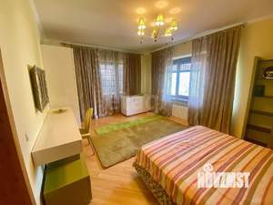 Дом 300м&sup2;, 3-этажный, участок 3 сот.  