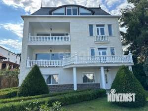 Дом 387м&sup2;, 4-этажный, участок 10 сот.  