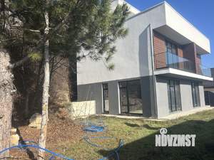 Дом 270м&sup2;, 2-этажный, участок 6 сот.  