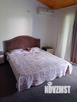 Дом 300м&sup2;, 3-этажный, участок 5 сот.  