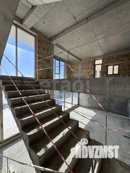 Дом 638м&sup2;, 4-этажный, участок 10 сот.  