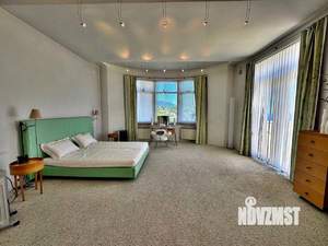 Дом 537м&sup2;, 2-этажный, участок 15 сот.  