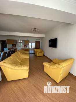 Коттедж 270м², 3-этажный, участок 1 сот.  