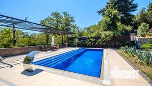 Дом 600м², 3-этажный, участок 20 сот.  