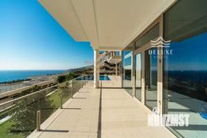 Дом 1200м&sup2;, 3-этажный, участок 10 сот.  