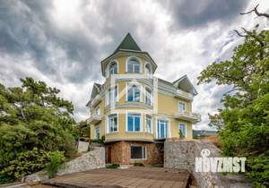 Дом 500м&sup2;, 4-этажный, участок 15 сот.  