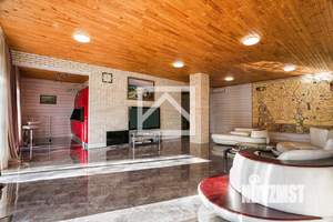 Дом 350м&sup2;, 3-этажный, участок 10 сот.  