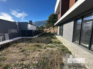 Дом 270м², 3-этажный, участок 6 сот.  