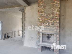 Дом 206м&sup2;, 2-этажный, участок 4 сот.  