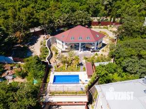 Дом 600м&sup2;, 3-этажный, участок 20 сот.  