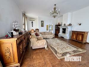 Дом 275м², 3-этажный, участок 32 сот.  