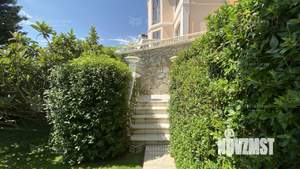 Дом 530м&sup2;, 4-этажный, участок 10 сот.  