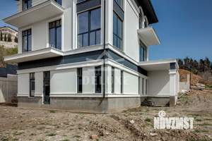 Дом 271м², 3-этажный, участок 0 сот.  