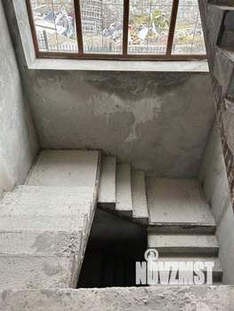 Дом 400м&sup2;, 3-этажный, участок 10 сот.  