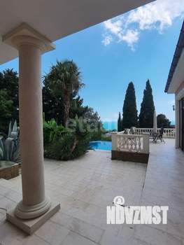 Дом 500м&sup2;, 2-этажный, участок 12 сот.  