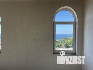 Дом 190м&sup2;, 3-этажный, участок 5 сот.  