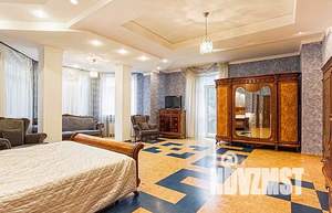 Дом 490м&sup2;, 3-этажный, участок 5 сот.  