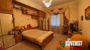 Дом 440м², 3-этажный, участок 10 сот.  