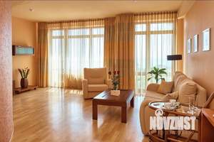 Коттедж 2500м&sup2;, 5-этажный, участок 1 сот.  