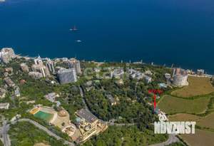 Дом 1077м&sup2;, 3-этажный, участок 13 сот.  