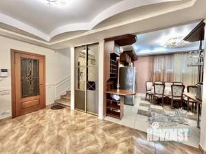 Таунхаус 216м², 3-этажный, участок 2 сот.  