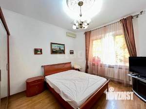 Дом 400м&sup2;, 2-этажный, участок 20 сот.  