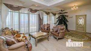 Дом 725м&sup2;, 3-этажный, участок 24 сот.  