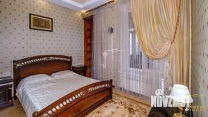 Дом 368м², 3-этажный, участок 3 сот.  