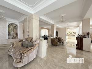 Дом 750м², 3-этажный, участок 24 сот.  